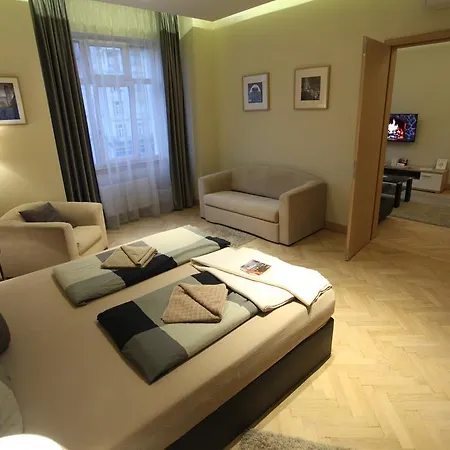 Apartment Splendor Above The City Budapest